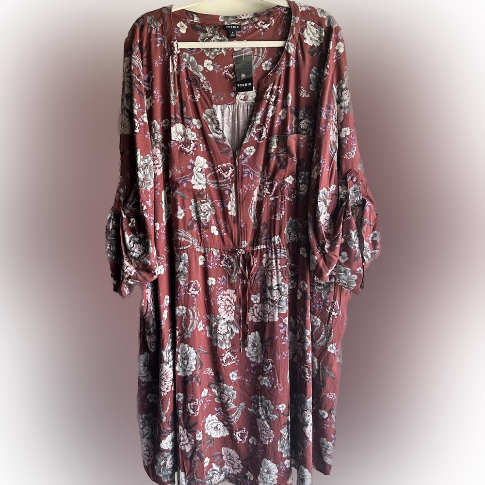 TORRID - Mini Challis Zip-Front Shirt Dress - Skulls & Florals - Plus Size 6X - Picture 5 of 10